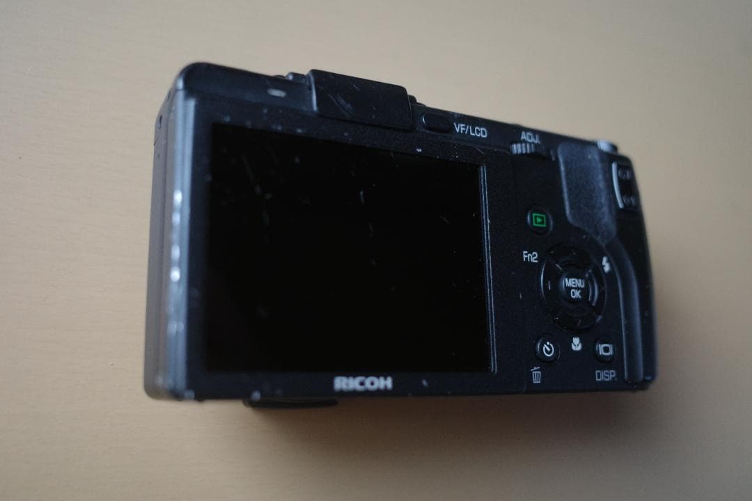 RICOH リコー コンパクトデジタルカメラ GX200