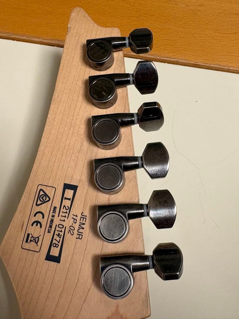 ギター Ibanez-Jem Jr Steve Vai