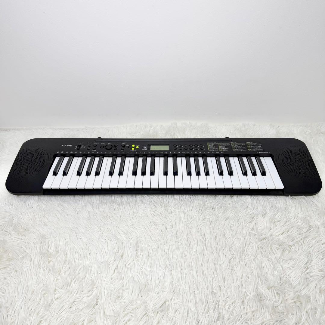美品 CASIO CTK-240 キーボード 49鍵 コンパクト ACアダプタ付