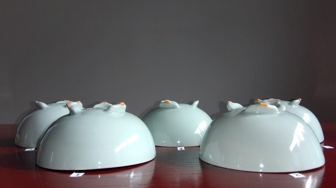 加賀九谷焼名工　池島保雄 青磁草花線刻模様彫向付け小鉢5客セット