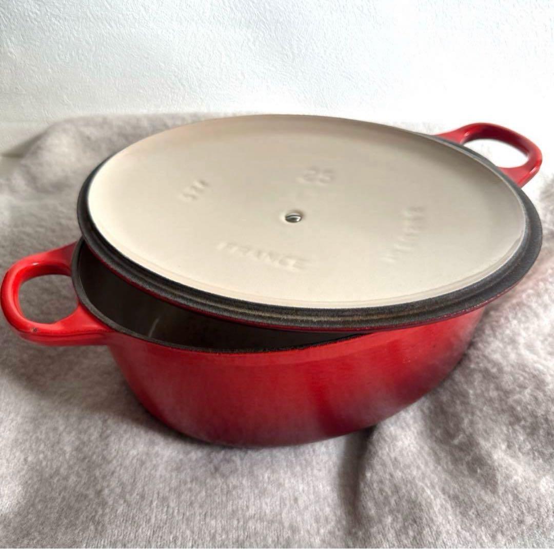 ル・クルーゼ 鋳鉄製レッド両手鍋 25cm