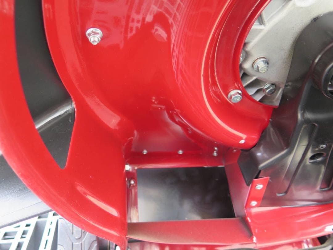 Exect Familiar〇自走式 〇横排出機能 〇４，０馬力　４ストOHV