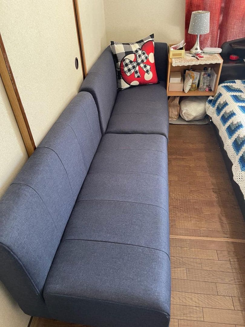 ネイビー L字型ソファ 木製脚付き