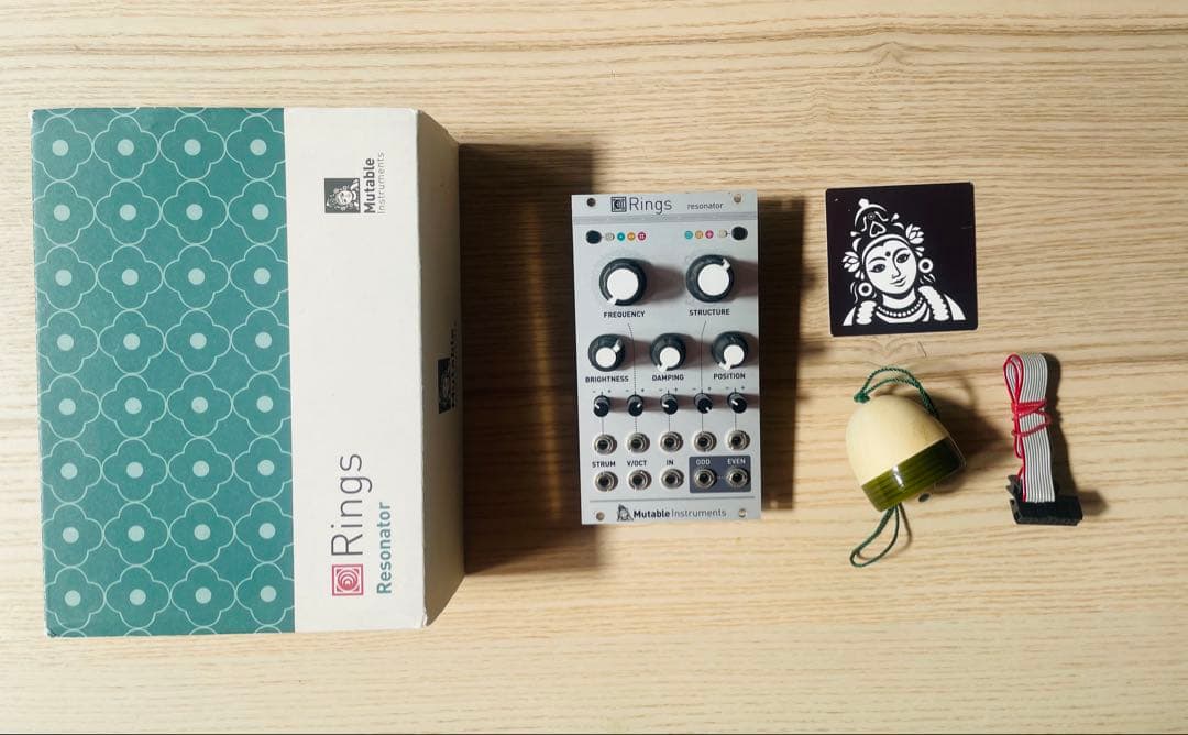 Mutable Instruments Rings モジュラーシンセ
