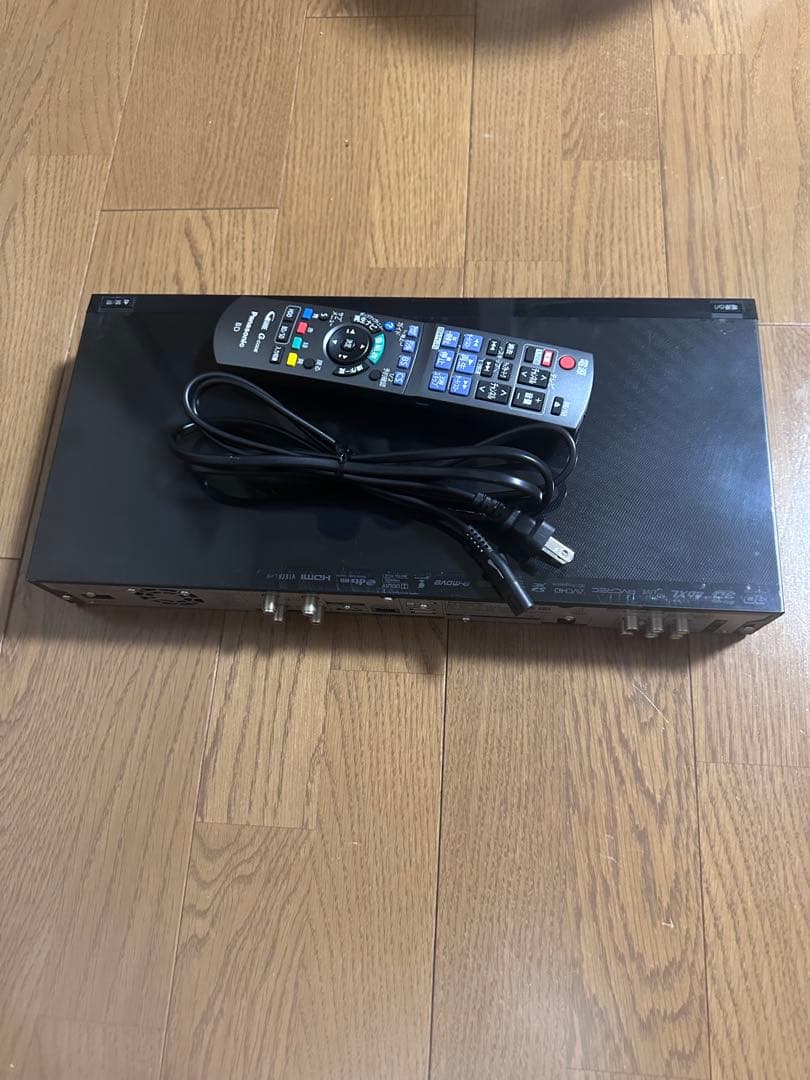 動作品　DMR-BZT820 1TB 3番組同時録画　BDレコーダー