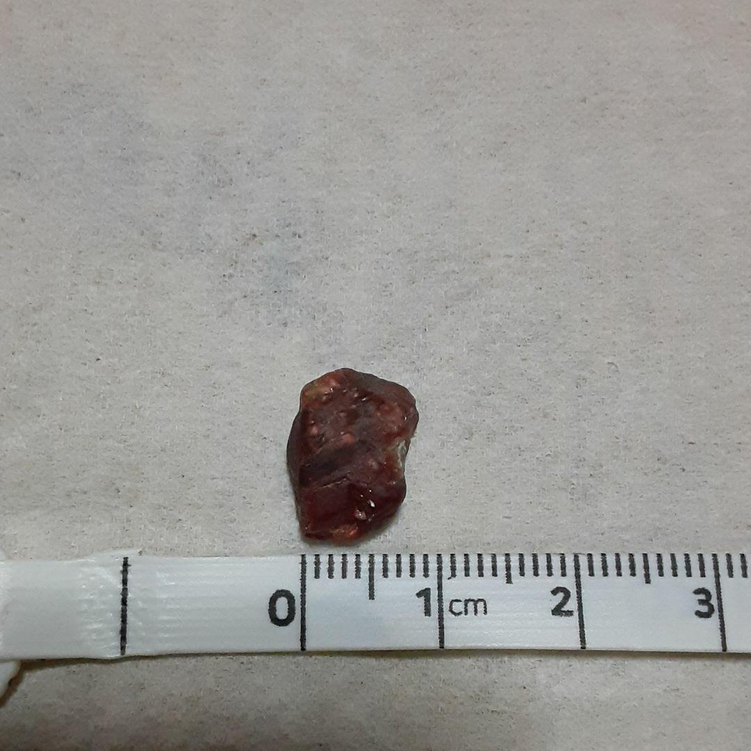 天然ルビーの原石