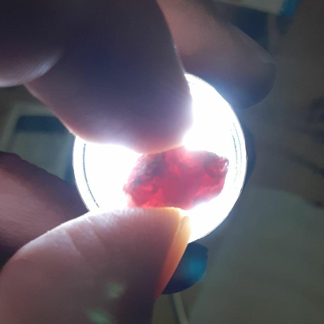 天然ルビーの原石