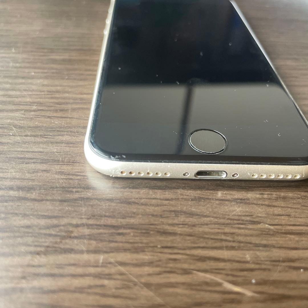 Apple iPhone SE3世代ホワイト 本体