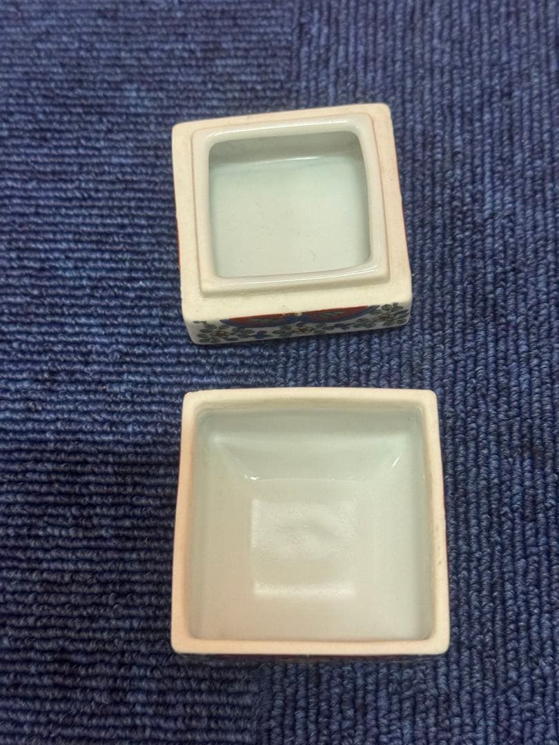 1660 有田焼 徳幸窯　角徳　『草花文角香炉と角香合 同柄揃』