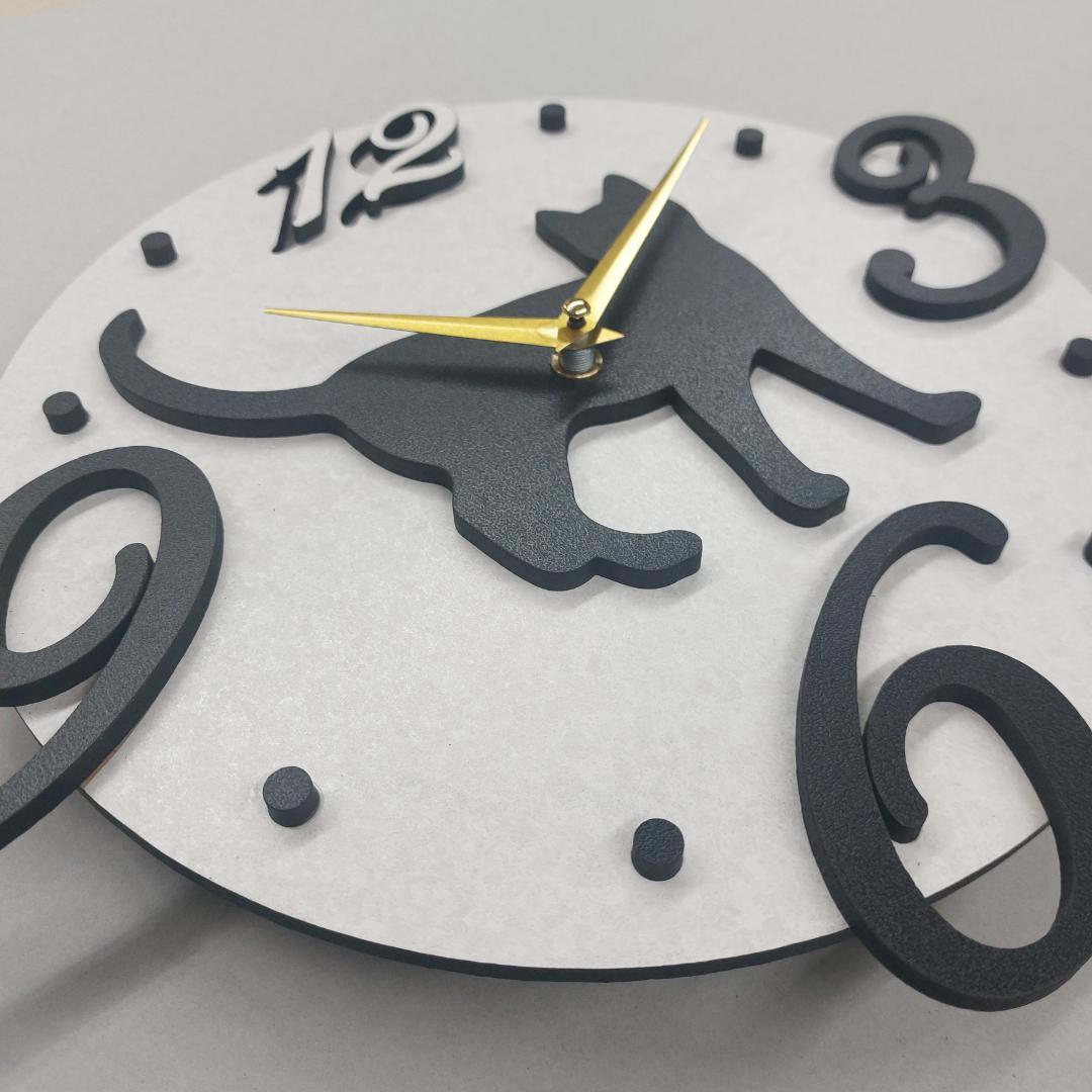 猫のシルエットが可愛い、ホワイトとブラックのおしゃれ掛け時計　猫4