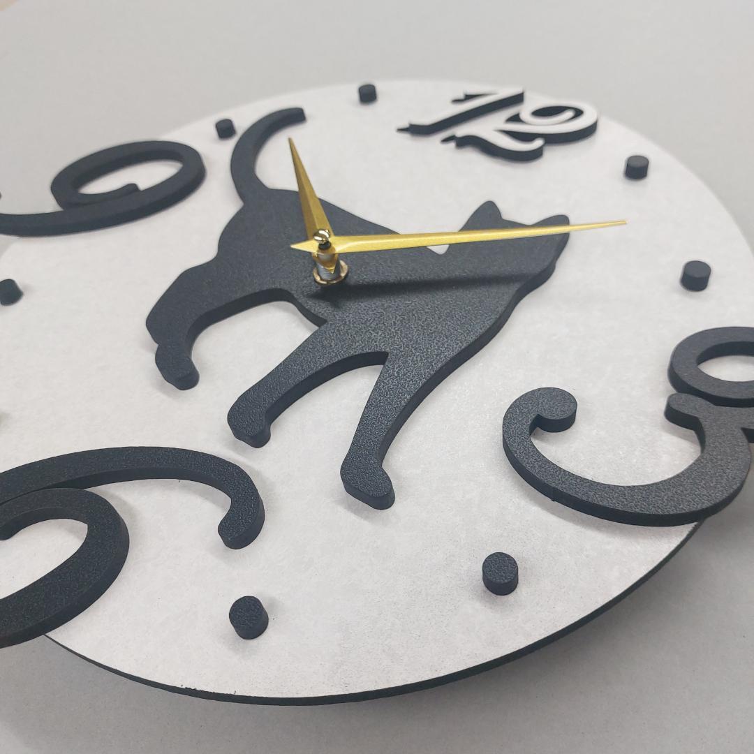 猫のシルエットが可愛い、ホワイトとブラックのおしゃれ掛け時計　猫4