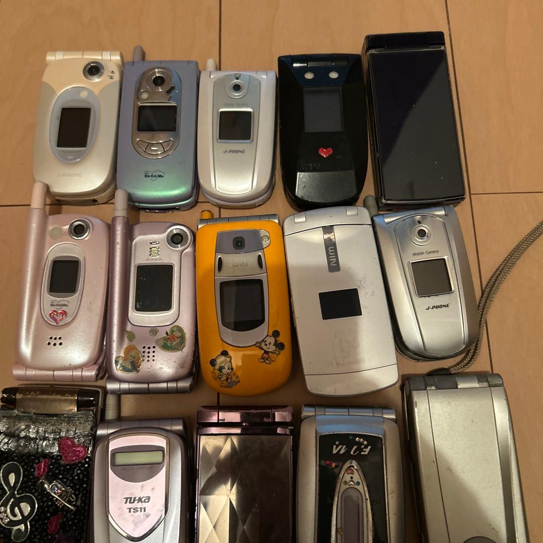ガラケー　まとめ売り　21台