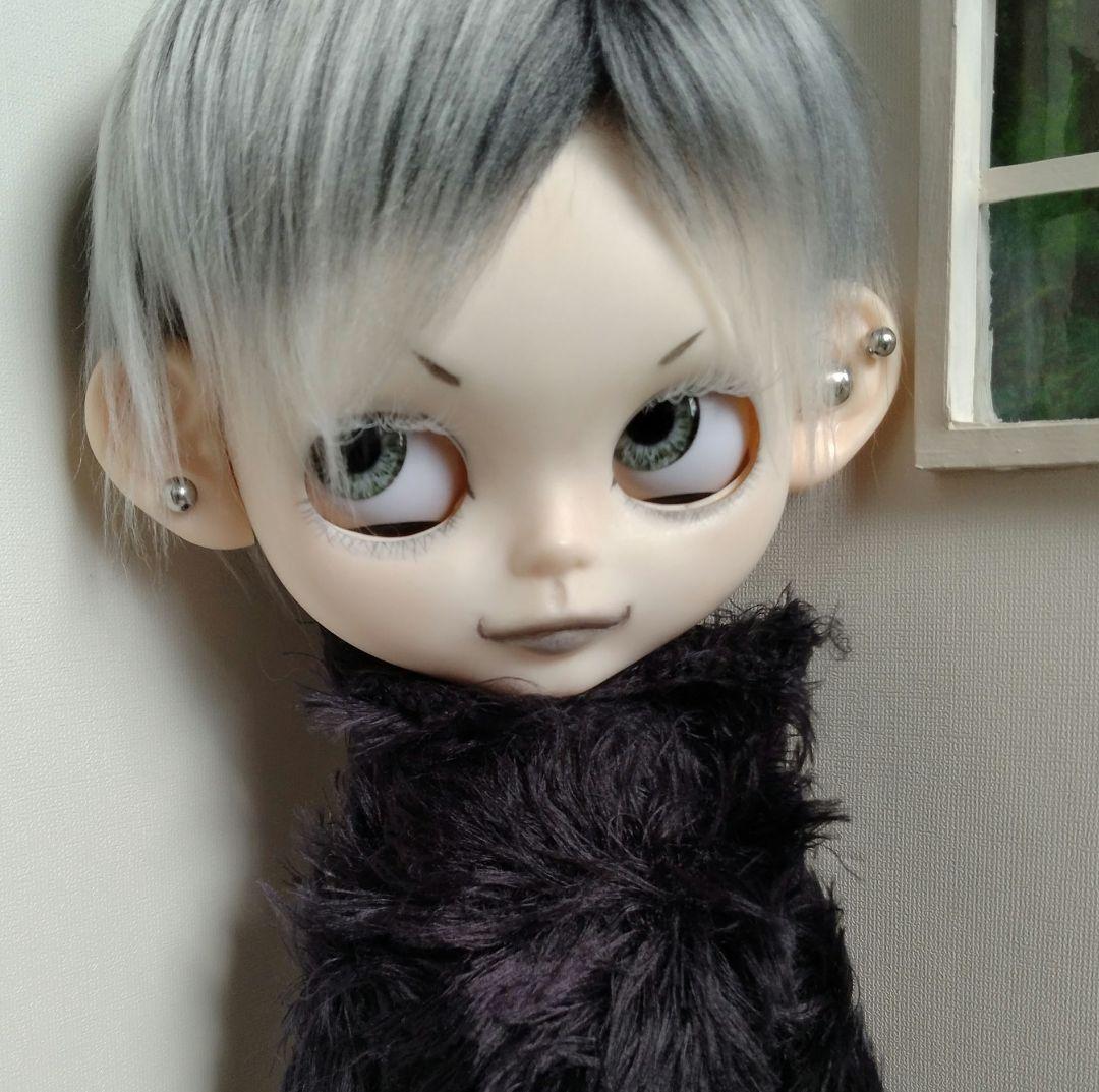 作家様　カスタムアイシードール　銀髪　ピアス　男の子