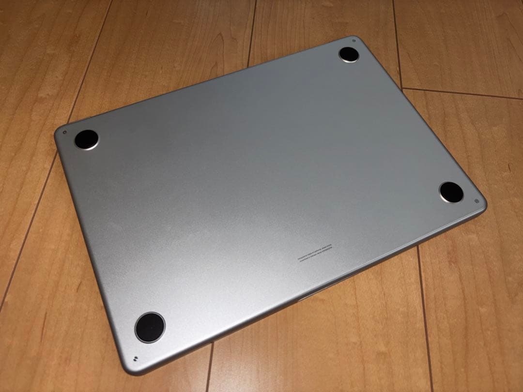 MacBook Air (M4) 13インチ シルバー