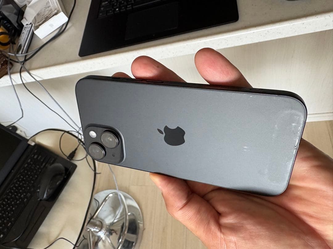 美品　iPhone 15 128GB ブラック 本体　simフリー