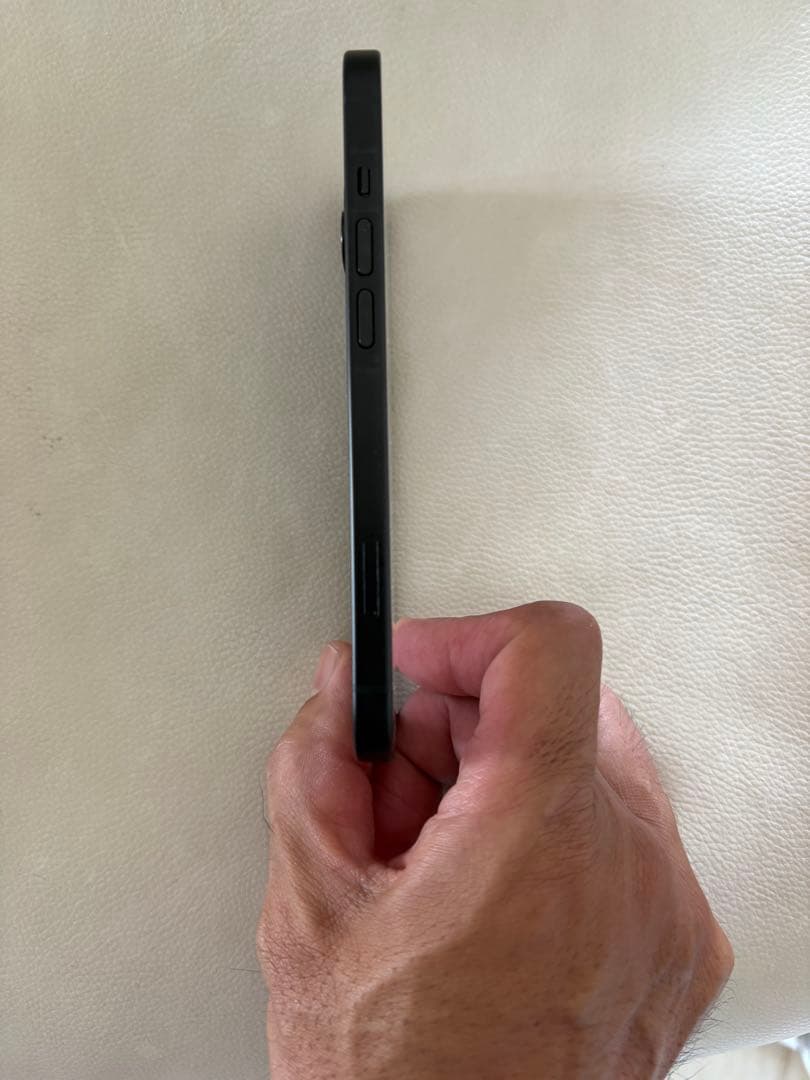 美品　iPhone 15 128GB ブラック 本体　simフリー