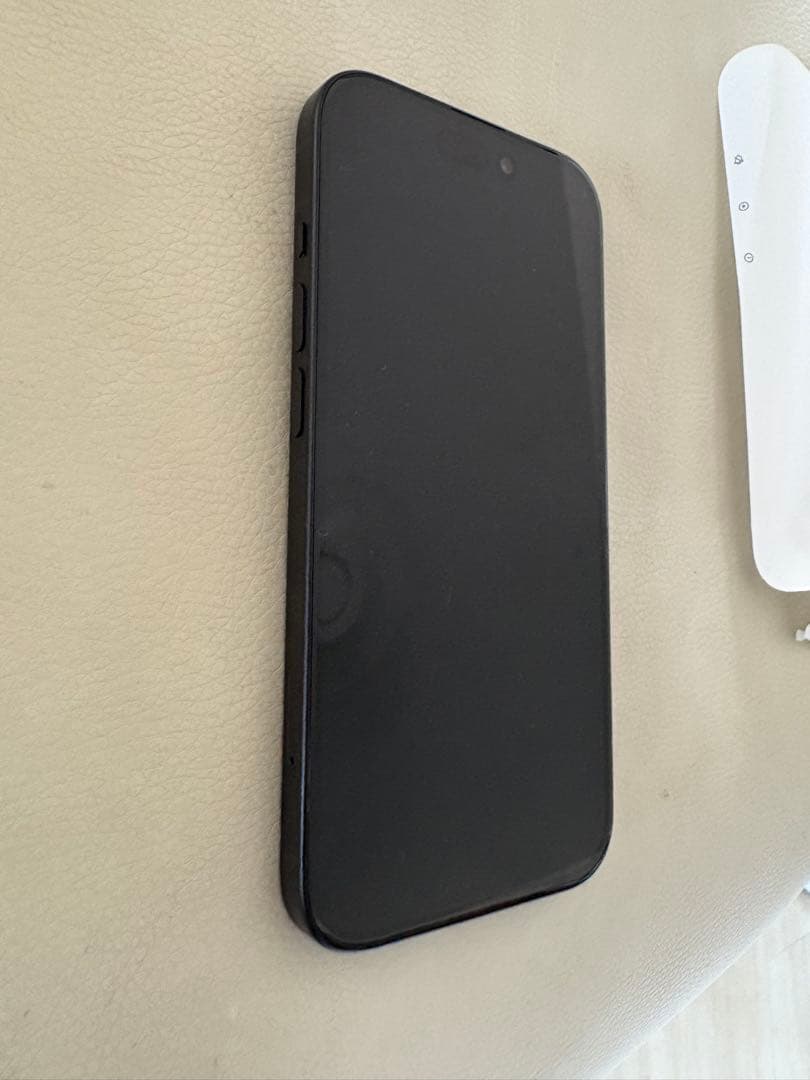 美品　iPhone 15 128GB ブラック 本体　simフリー