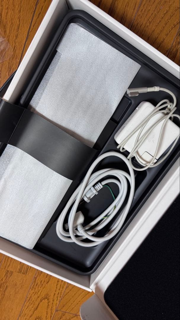 MacBook Pro 15インチSSD256GB多言語対応 2021Intel