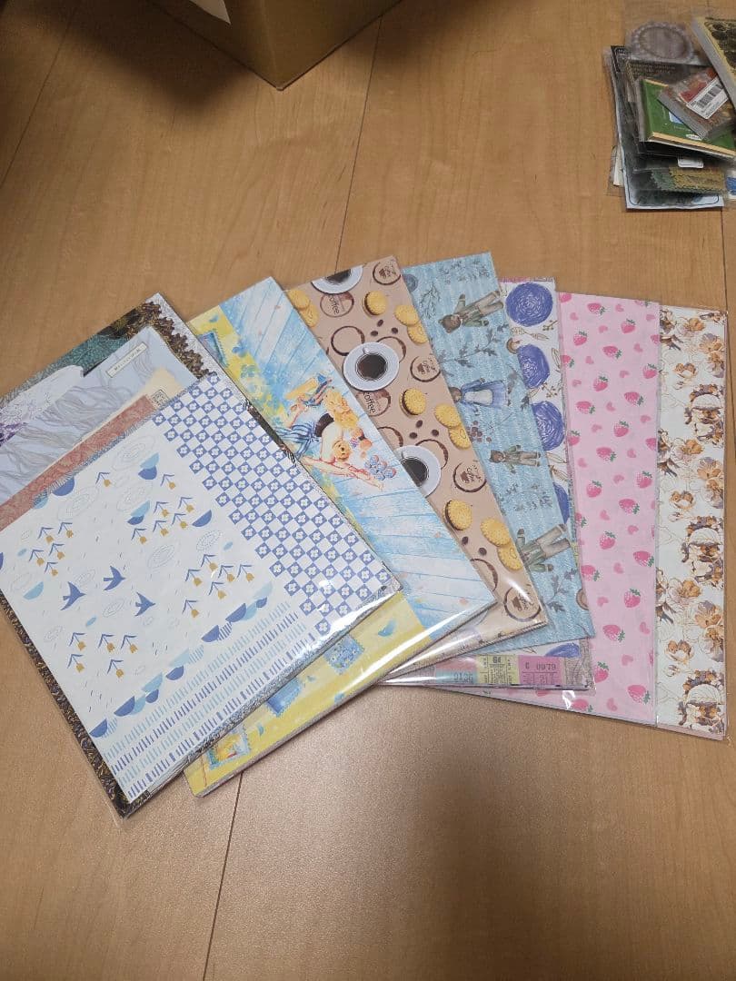 紙もの　コラージュ素材　まとめ売り　断捨離