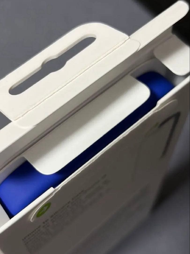 Apple MagSafe対応　iPhone16 シリコンケース　ウルトラマリン
