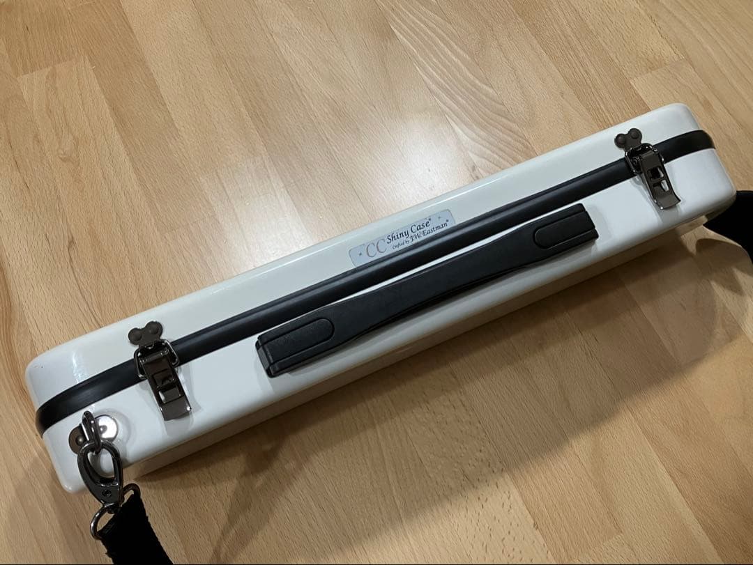 C.Cシャイニーケース　フルート用　ホワイト