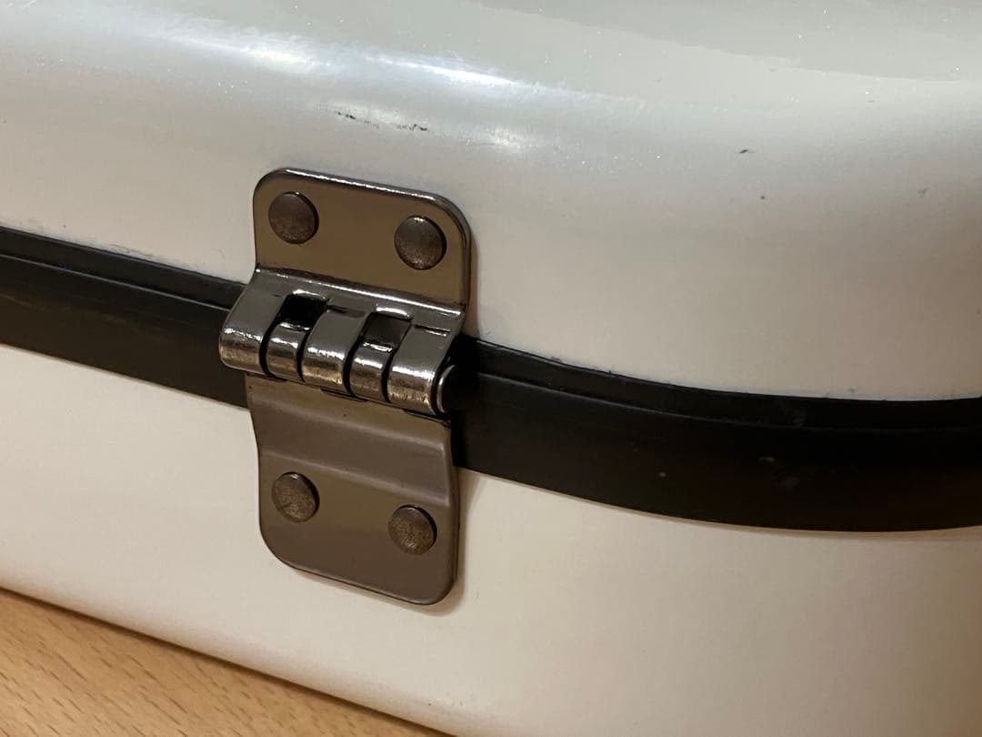 C.Cシャイニーケース　フルート用　ホワイト