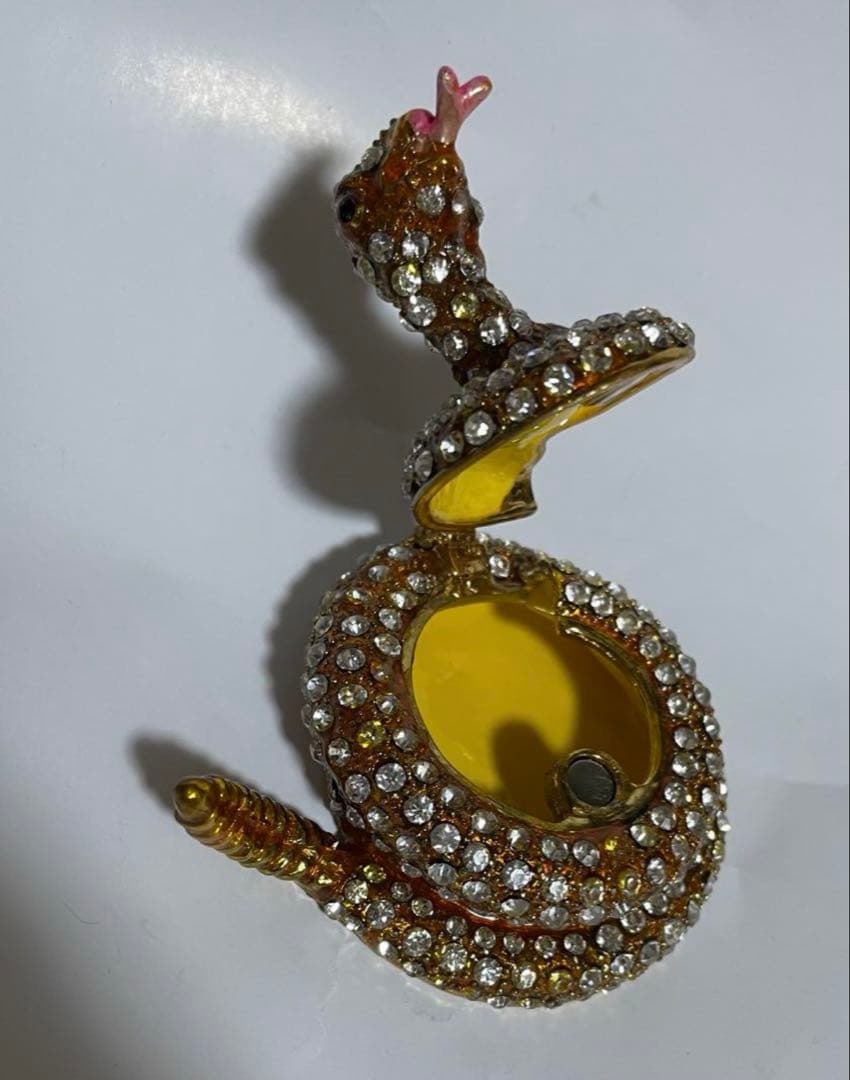 【いいね不要】蛇アクセサリーBOX ガラスビーズ 金属 ヘビ 置物