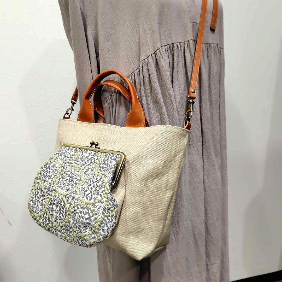 ミナペルホネン/スリーピングローズ×タンバリン/がま口ポケット付きトート