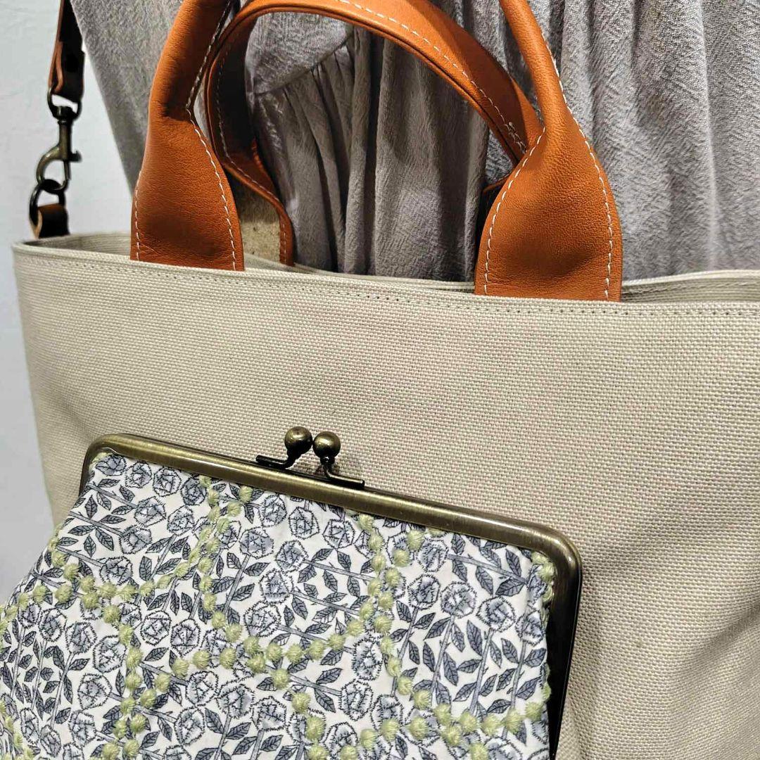 ミナペルホネン/スリーピングローズ×タンバリン/がま口ポケット付きトート