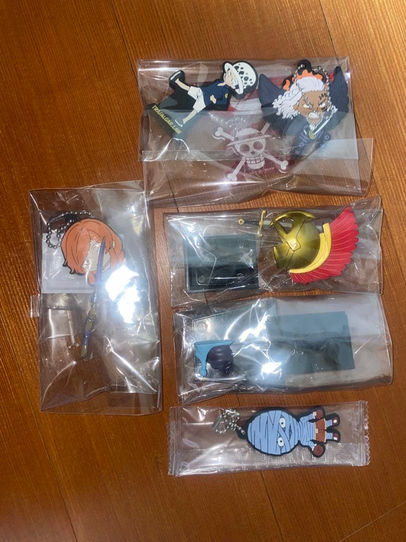 ワンピース フィギュア 缶バッジ アクスタ まとめ売り