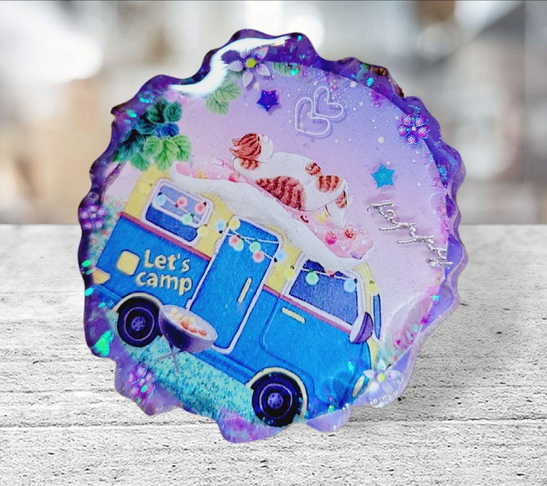 NO.656❤キャンピングカーの上でお昼寝 猫❤レジンへアゴム ブローチ