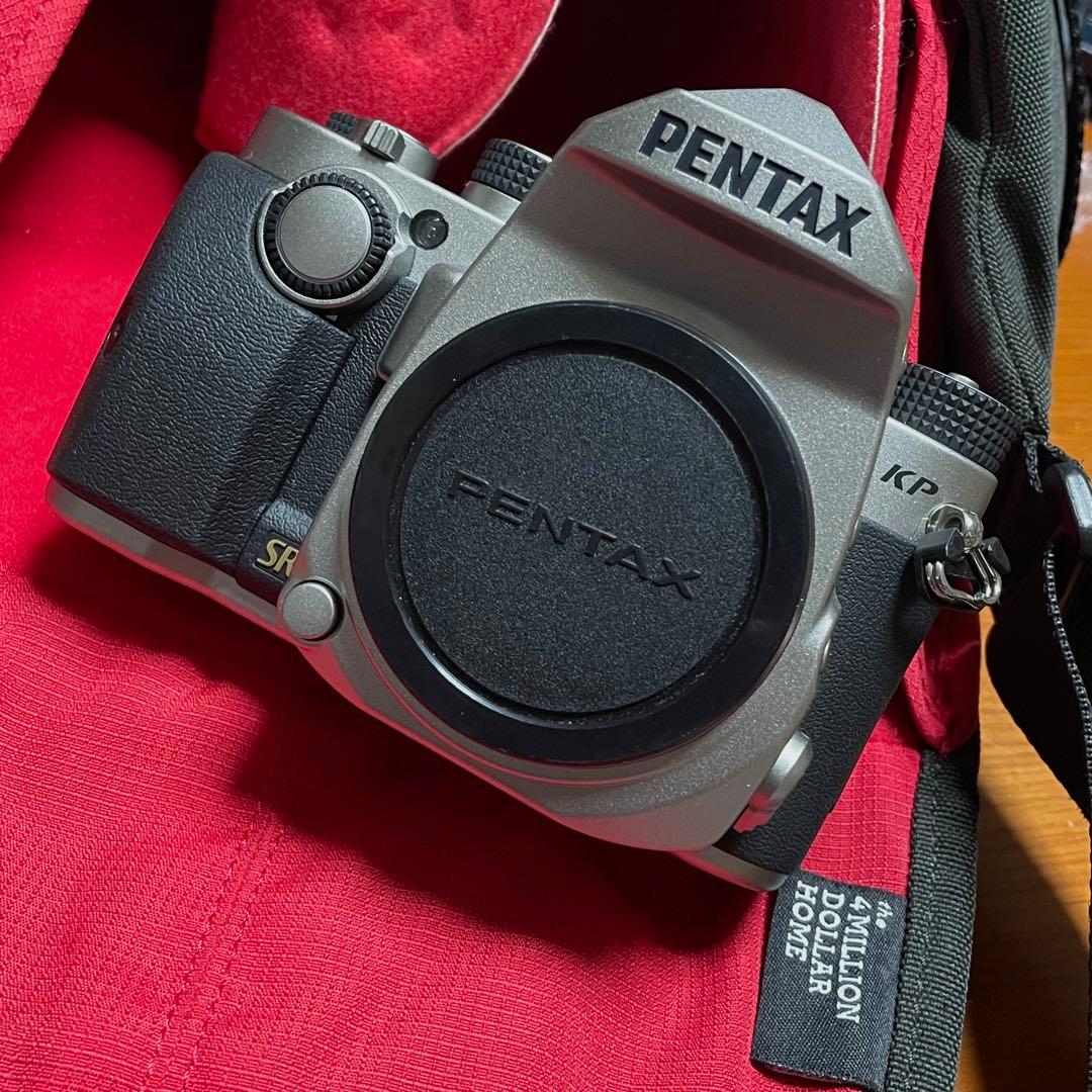 ペンタックス PENTAX KP シルバー ボディ　使用少ない美品　オマケ付