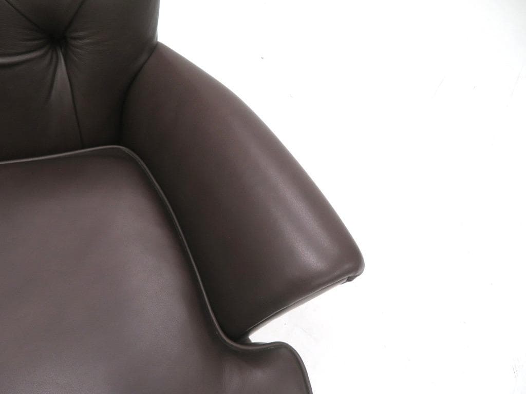 展示品　イギリス　アートフォーマ　総本革　レザー　チェスターフィールド　ソファ