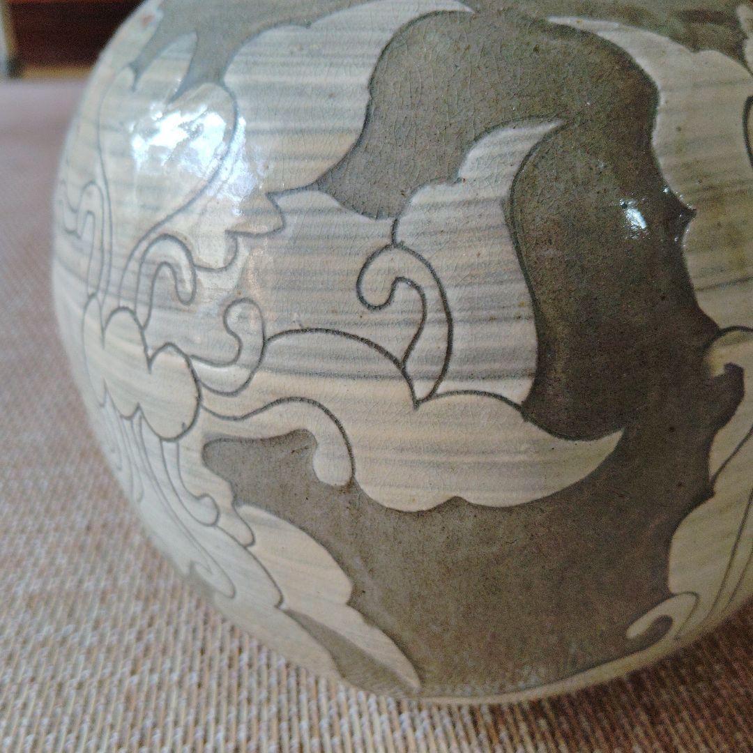 李朝　粉青沙器　扁壺　牡丹文様