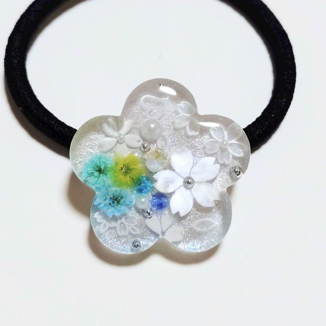 No.519　レジン ヘアゴム キーホルダー ピンバッジ 桜カスミソウ