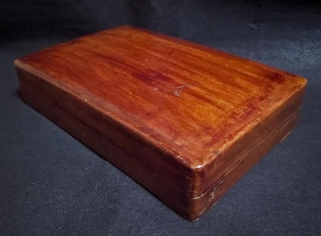 【端硯】◆青花・波紋・朱磋点・火捺の猪肝色美石◆十吋◆唐木箱◆包身硯◆文革期以前