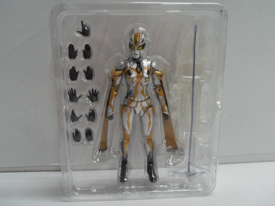 【開封品】S.H.Figuarts ウルトラマントリガー カルミラ　汚れあり