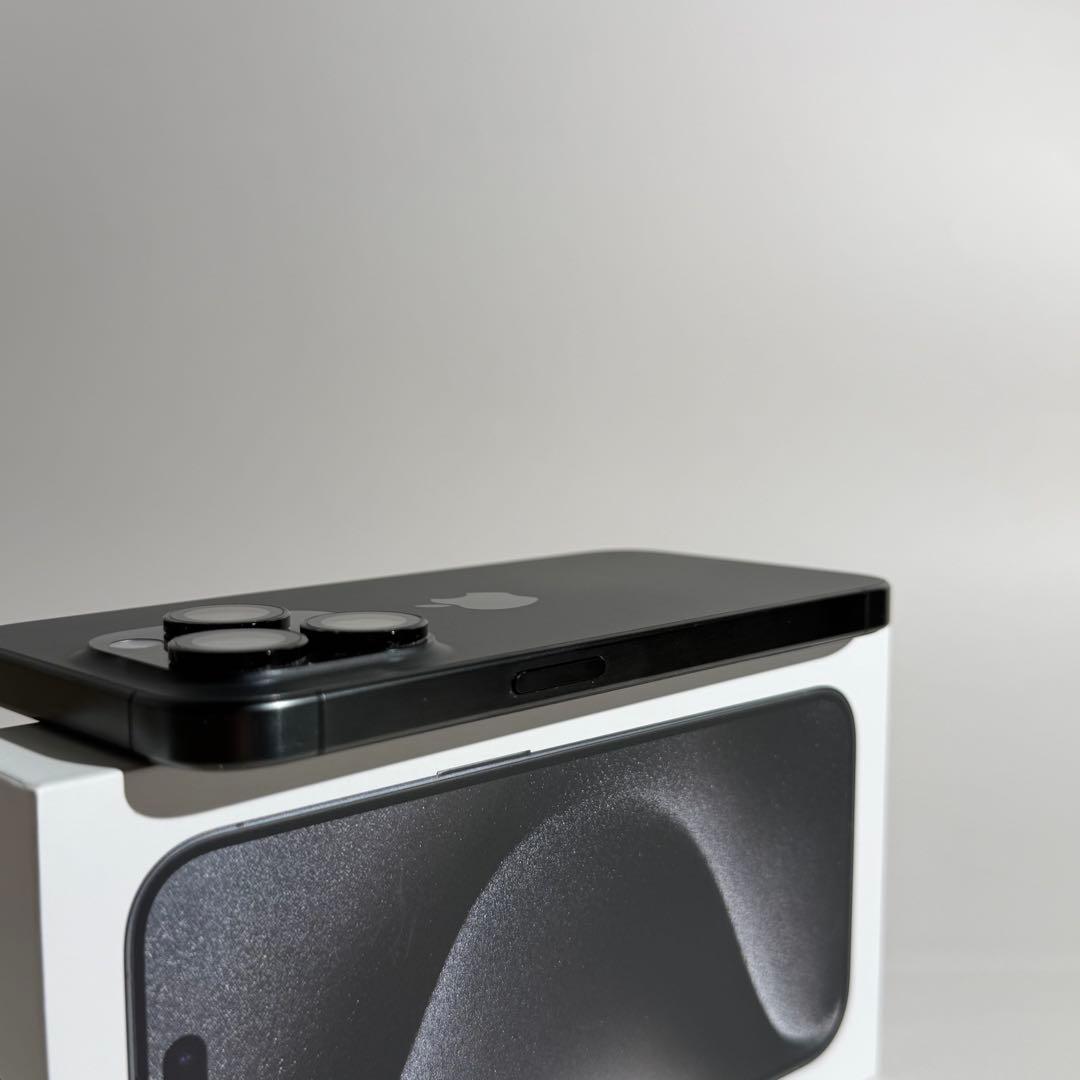 iPhone 15pro 128gb フィルム装着済 付属品完備 おまけ付