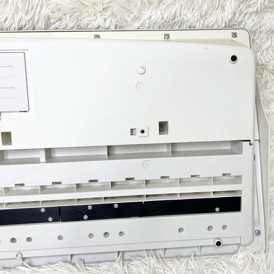 美品 CASIO LK-207 光ナビゲーション キーボード 電子ピアノ