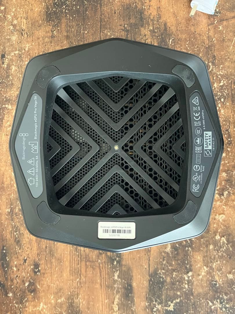 その他 Blackmagic eGPU Pro Vega 56