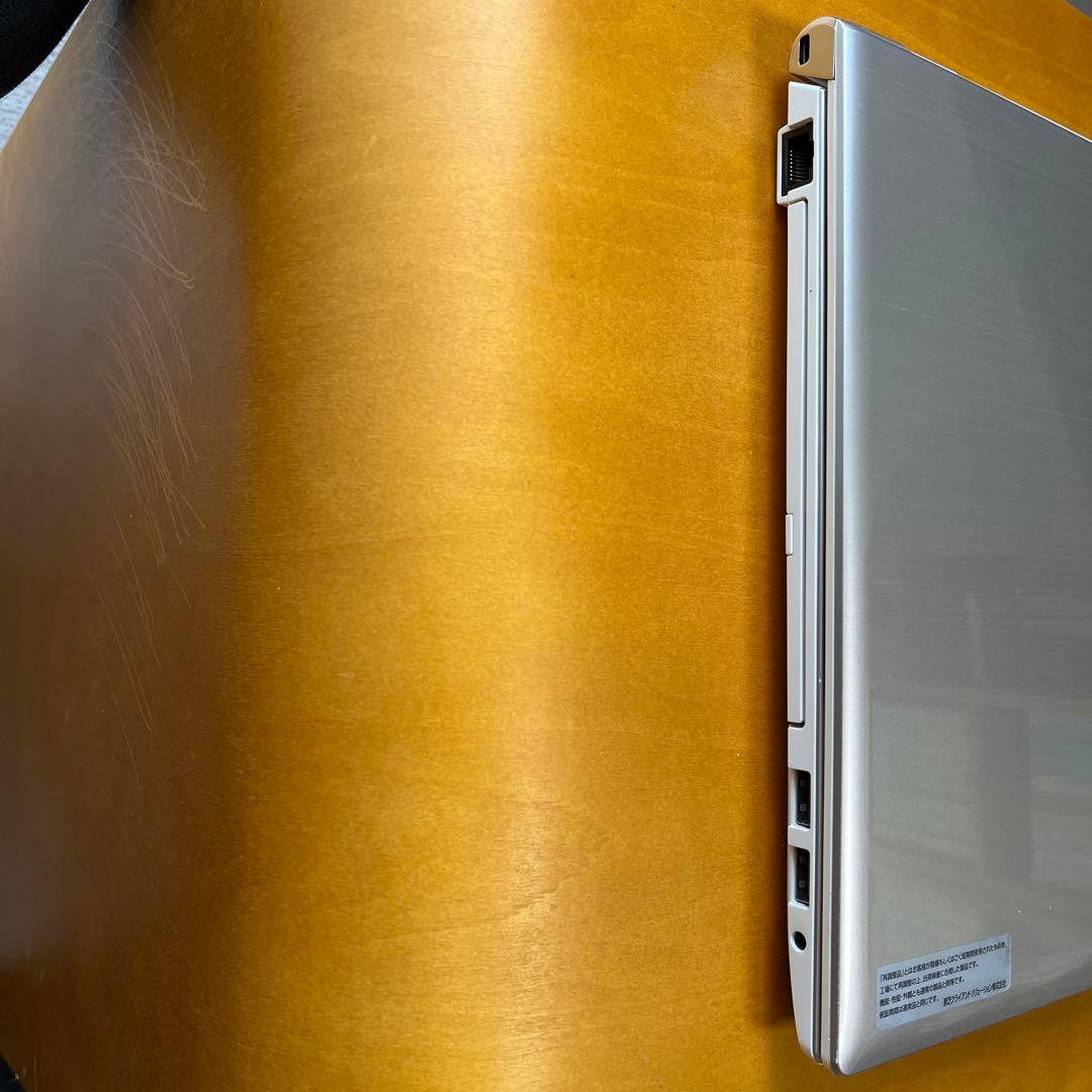 TOSHIBA dynabook ノートPC シルバー