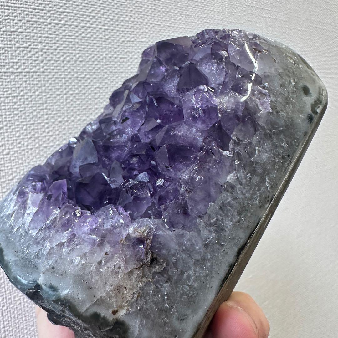 濃紫の煌めきウルグアイ産☆キラキラ☆アメジストクラスターパワーストーンA1088