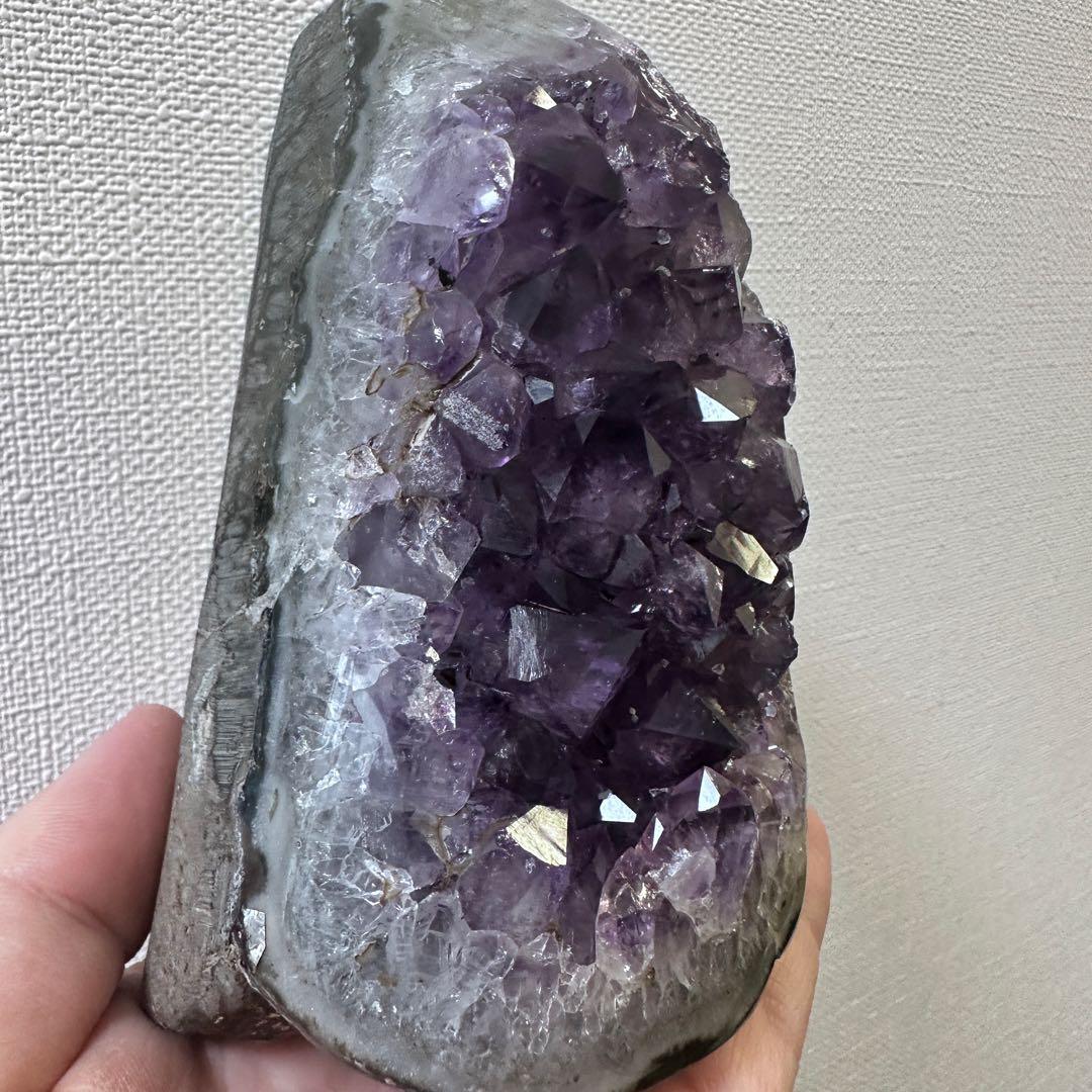 濃紫の煌めきウルグアイ産☆キラキラ☆アメジストクラスターパワーストーンA1088