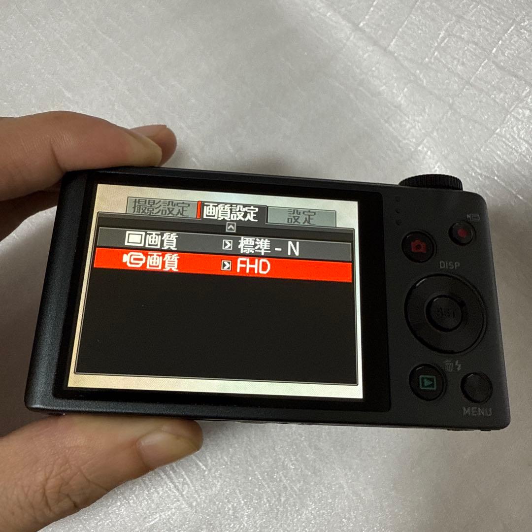 ❗️激安価格❗️デジカメ　本体　CASIO EX-ZR100