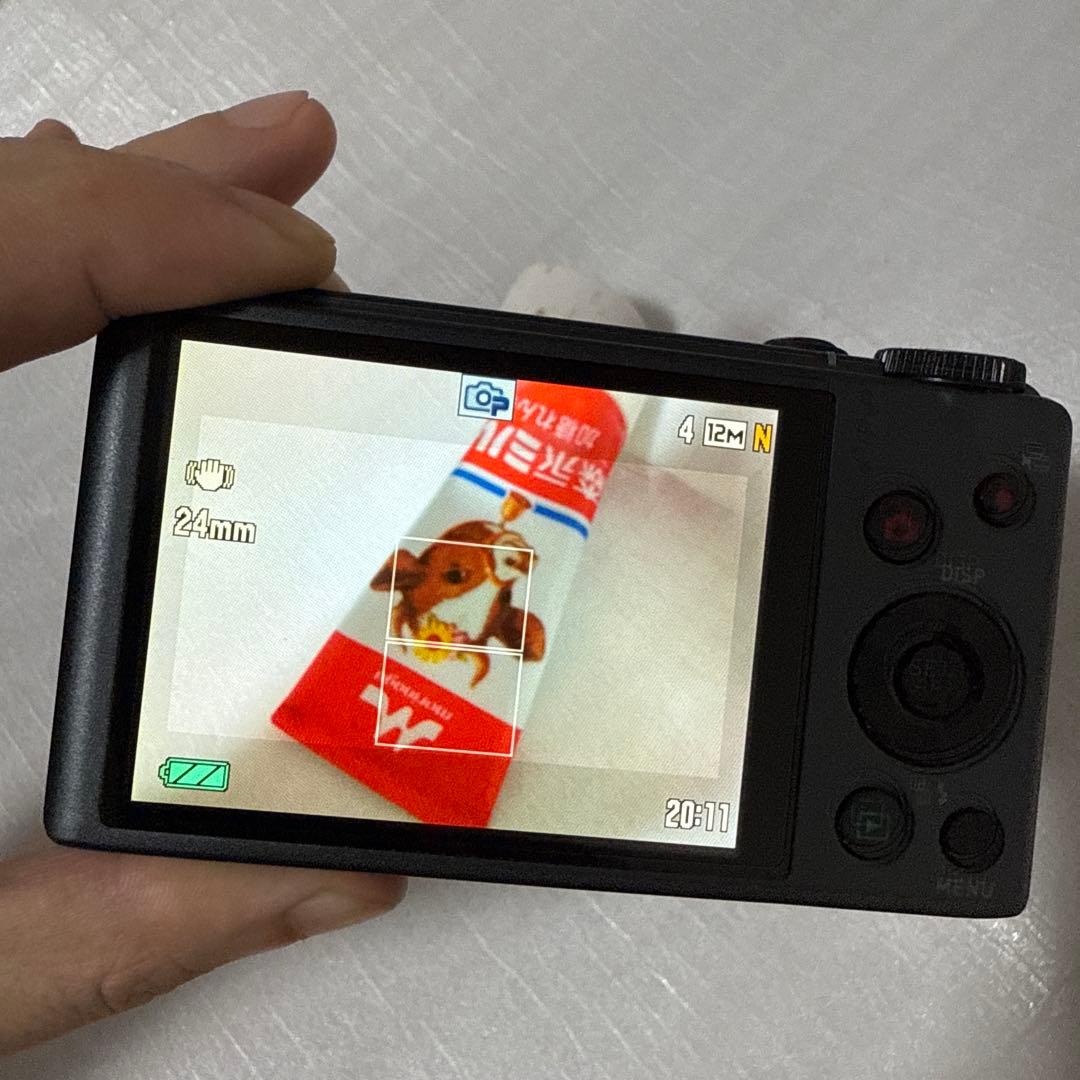 ❗️激安価格❗️デジカメ　本体　CASIO EX-ZR100