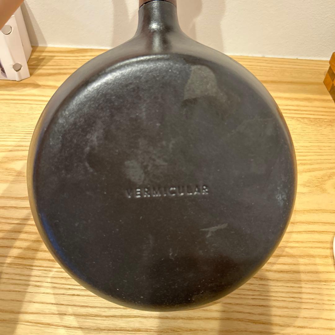 バーミキュラのフライパン20cm 専用蓋付き