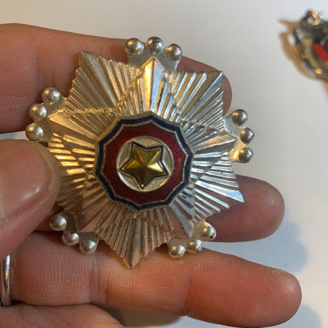 北朝鮮 60周年記念メダル　他