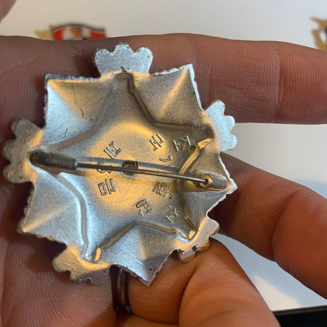 北朝鮮 60周年記念メダル　他