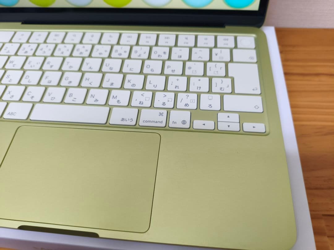 13インチMacBook Neo 8GB/512GB　シトラス