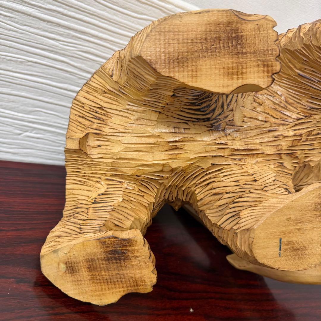 木彫り　熊　白熊　置物　架台　台座付き　北海道　シャケ